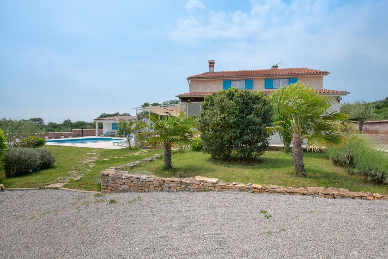 Villa Tanga Ровінь Екстер'єр фото